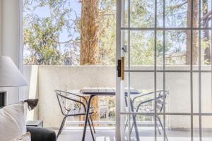 Beverly Hills 1BR nr the Grove Rodeo Drive LAX-541