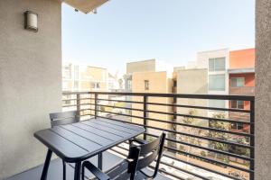 Hollywood 1BR w Gym Pool nr Hollywood Blvd LAX-232
