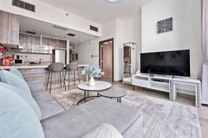 StoneTree - New stylish 1 BR Apartment in JLT