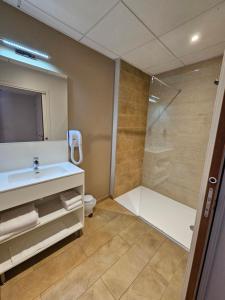 Hotels ibis styles Villeneuve Sur Lot : Chambre Double Standard avec Canapé-Lit Simple