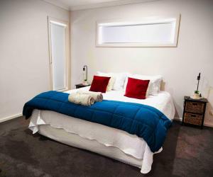 Lucas One 2-bedroom apartment NBN Pets