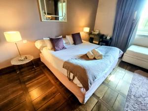 Hotels Les Chambres De La Renaissance : Suite Rose - Non remboursable