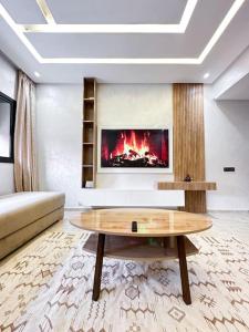 Spacious duplex with pool central near M avenue