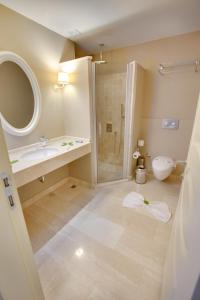 Pinehill Hotel & Suites