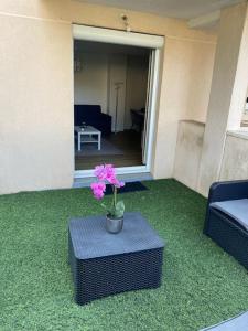 Logement entier chambre+salon + jardin & terrasse