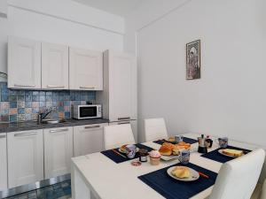 Nestor&Jeeves - BEACH ROYAL - Central, Close sea