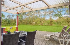 Cozy Home In Vinderup With Kitchen