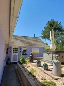 Hot Tub Hideaway - 邓克斯韦尔