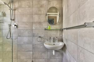 Green Point Apartment