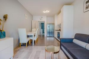 Family Apartment Żoliborz by Renters