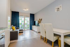 Family Apartment Żoliborz by Renters