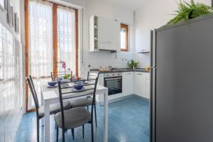 GuestHost - Pisa Quiet and Bright Flats with Balcony