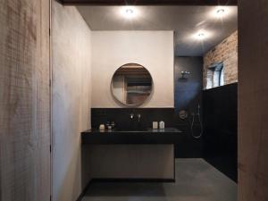 Hoeve Appartement aan de rand van Maastricht met natuurzwembad