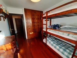 Appartamento affacciato sui campi e piste da sci