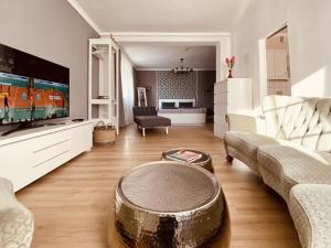 CASA REHSE I Stilvolles Apartment I 24h-Self-Check-in I kostenlos Parken & WLAN I 55-Zoll-Smart&Kabel-TV I ÖPNV
