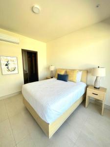 Charming 3 bedroom apt minutes from the beach