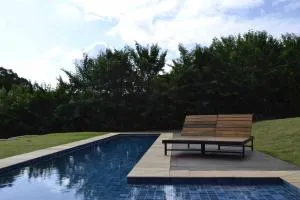 Casa de campo com piscina no Vale das Videiras - Membeca