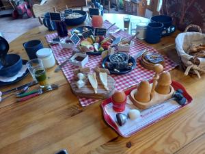 B&B / Chambres d'hotes VALRELEY, chambres et table d'hotes eco-friendly avec bain nordique au sud du massif du Jura : photos des chambres