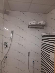 Season Inn Hotel Balad Sayt