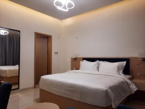 Season Inn Hotel Balad Sayt