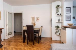 Sweet House Parlament