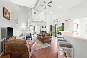 Condo in Lakefront Resort with Boat Launch and Pool! - Lampe