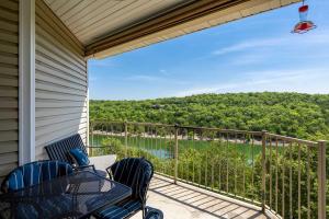 Condo in Lakefront Resort w Pool! Ozarks Getaway