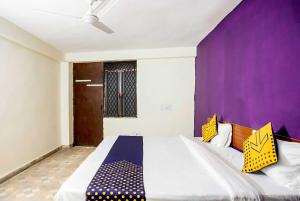 SPOT ON Hotel Harrys 1 NearCitywalk Mall