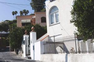 Brecchembè - Holiday Home in the center of Lacco Ameno