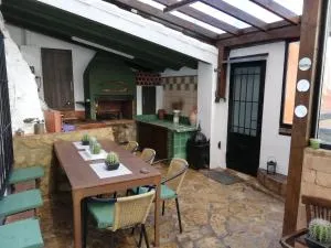 La Vieja Escuela - Los Pertegaces