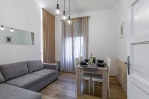 Imperium House - appartamento con giardino privato, 3 minuti da Metro Piazza Bologna, A-C,