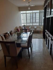 Guarapari. ES. Alugo excelente apartamento a 100 m do mar.