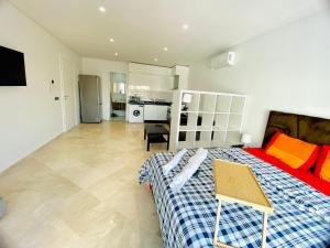 Quiet Top-Floor Studio by Med Faculty & Tram Lines