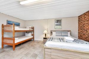 Noble Willow Studio Lovedale. A Cosy Unique Wine Country Refuge