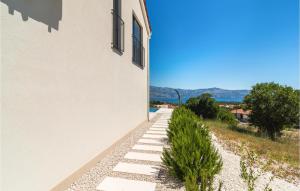 Awesome Home In Supetar Brac With Wifi, Private Swimming Pool And 3 Bedrooms