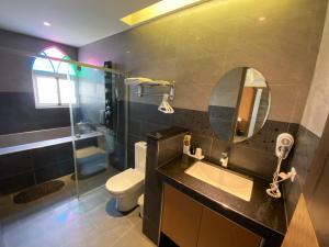 Phòng Deluxe Giường Đôi Có Bồn Tắm (Deluxe Double Room with Bath)