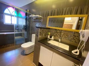 Phòng Deluxe Giường Đôi Có Bồn Tắm (Deluxe Double Room with Bath)