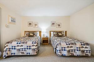 Cedarbrook Hotel Room w2 doubles 101