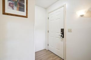 Cedarbrook Hotel Room w2 doubles 101