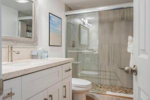 Kihei Kai Nani 100- Remodeled Ground floor, Oceanview, steps to Beach