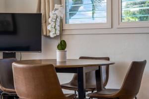 Kihei Kai Nani 100- Remodeled Ground floor, Oceanview, steps to Beach