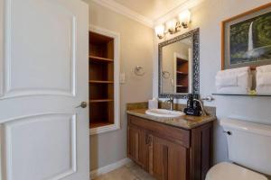 Menehune Shores 218- Updated Prime Oceanfront 3 bedroom at Menehune Shores