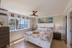 Menehune Shores 218- Updated Prime Oceanfront 3 bedroom at Menehune Shores