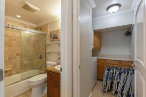 Menehune Shores 218- Updated Prime Oceanfront 3 bedroom at Menehune Shores