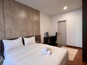 2BR with Free Parking, Near Central I-City, Theme Park, SOGO & iCCC