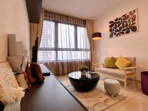 2BR with Free Parking, Near Central I-City, Theme Park, SOGO & iCCC