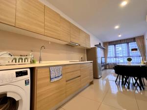 2BR with Free Parking, Near Central I-City, Theme Park, SOGO & iCCC