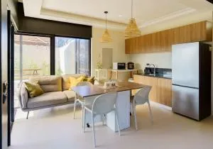 Seacove Villa w/ Heated Jacuzzi in Laiya Batangas - San Juan