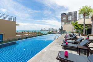 Sea Me Spring Too Hotel