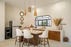 Villa Casa Thalasa with Waterfall Great Location